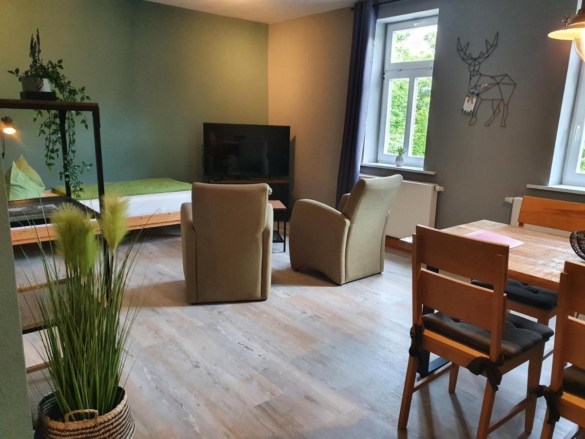 Apartments Und Bistro Zum Glasmacher Gehlberg Buitenkant foto