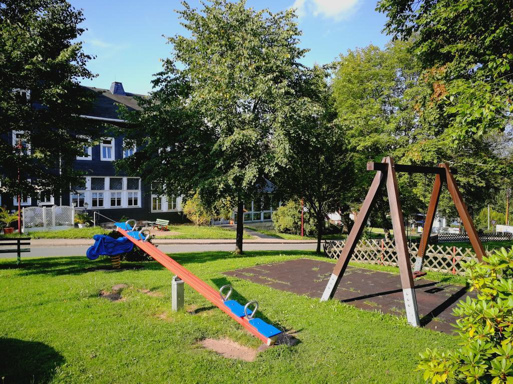 Apartments Und Bistro Zum Glasmacher Gehlberg Buitenkant foto